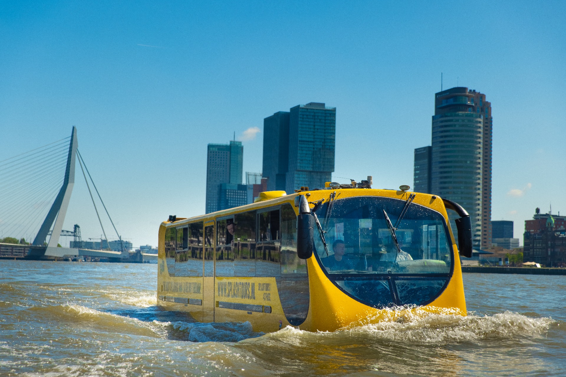 Splashtours 1 (1920 x 1281)